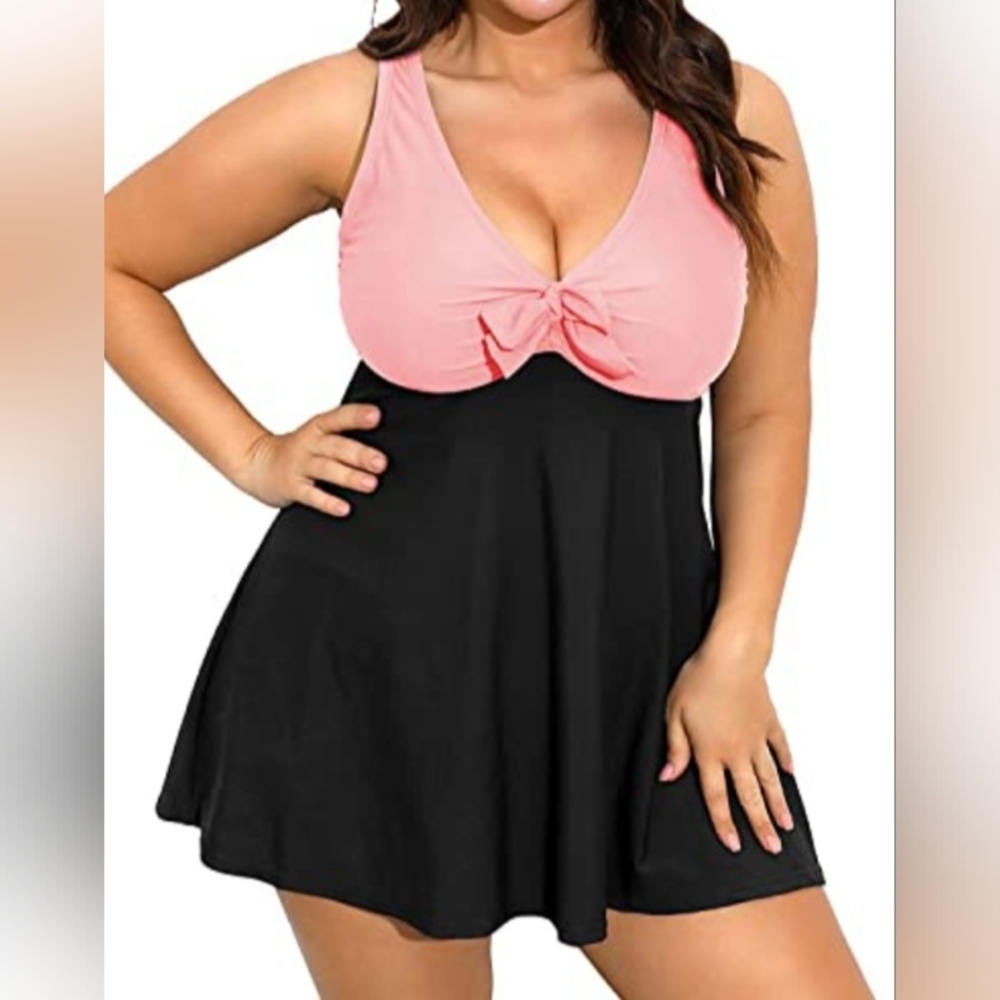 Daci Flowy Tankini Top 24W Black & Peach and 2 pairs of Shein Bottoms 2xl
